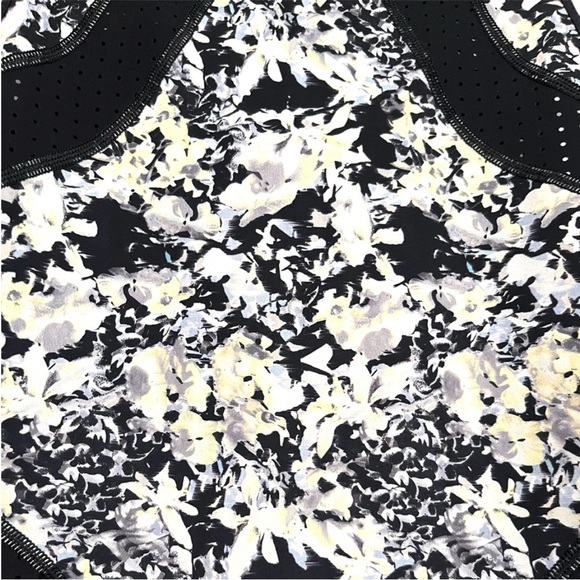 Lululemon Salty Swim Rashie Crosscourt Petal Black Clarity Yellow / Black - Picture 7 of 13